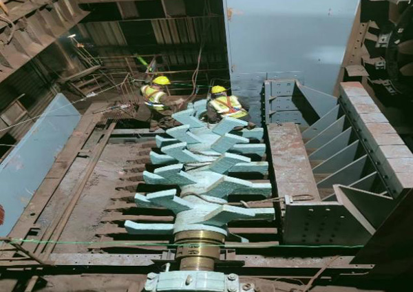 Installation of single toothed roller crusher