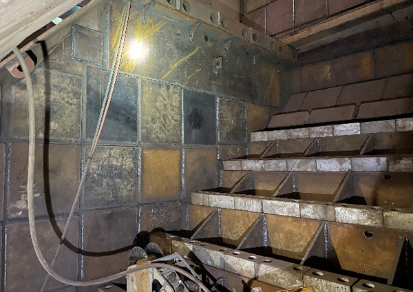 Construction of single roller chute